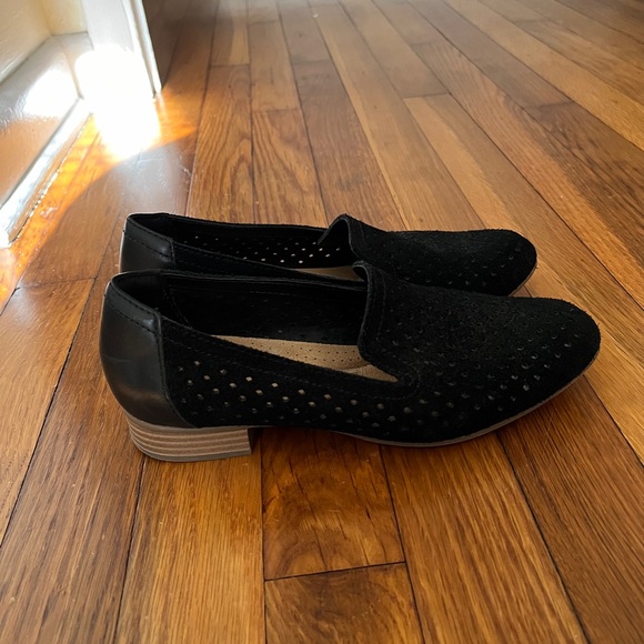 Clarks Juliet Hayes Heeled Loafers in Black - Picture 3 of 7